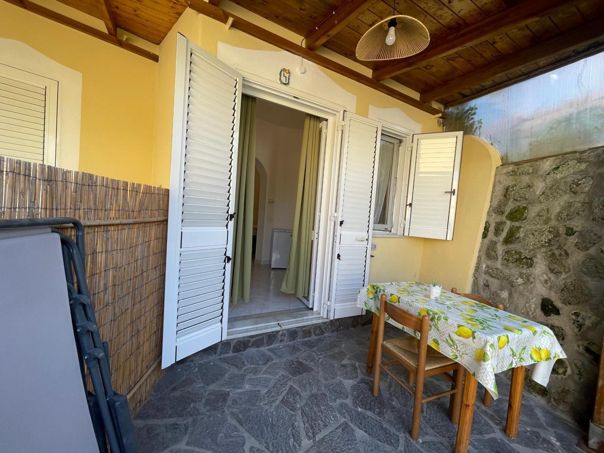 Monolocale super centrale con WI-FI Forio di Ischia Esterno foto